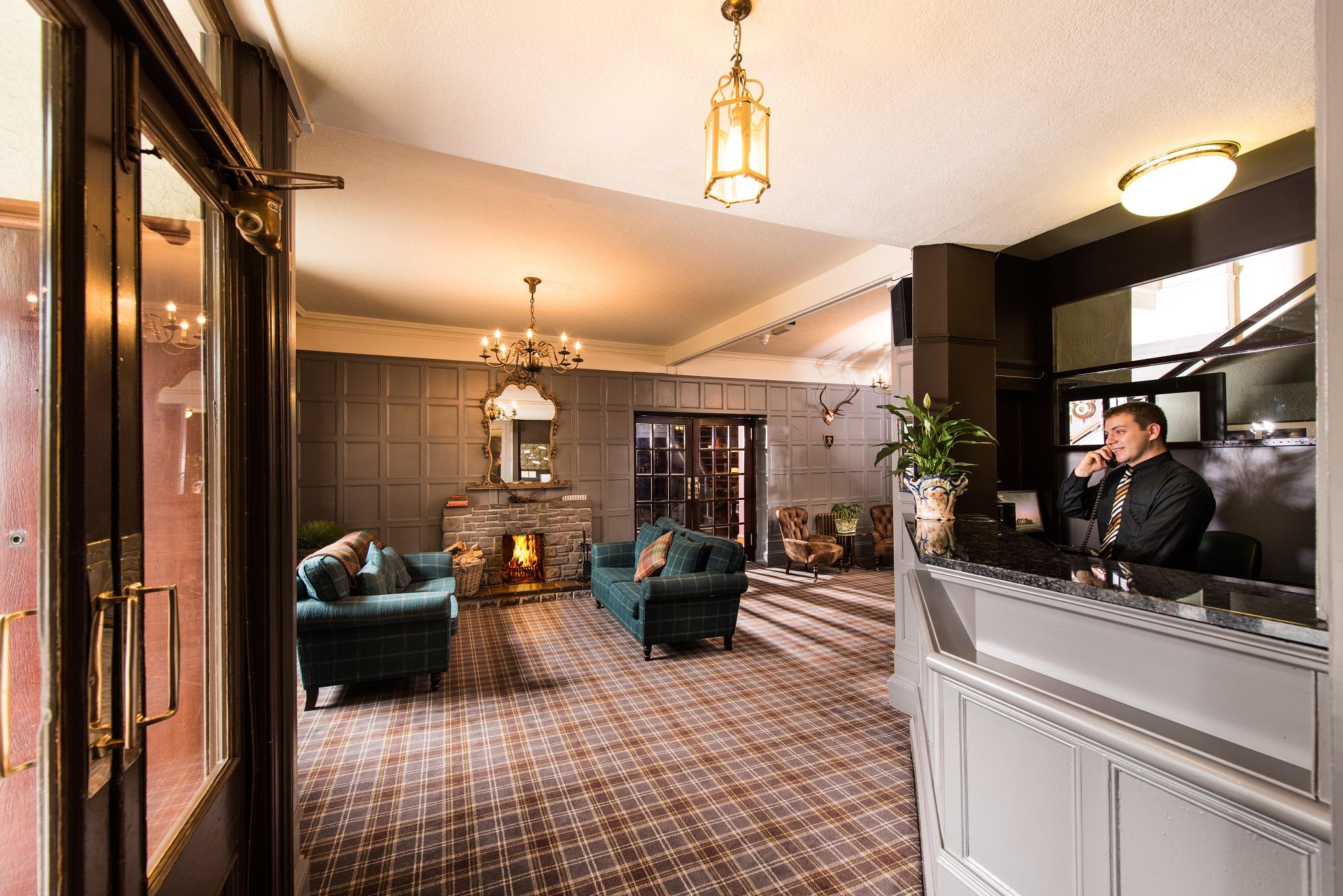 Balmoral Arms Hotel Ballater Exterior foto